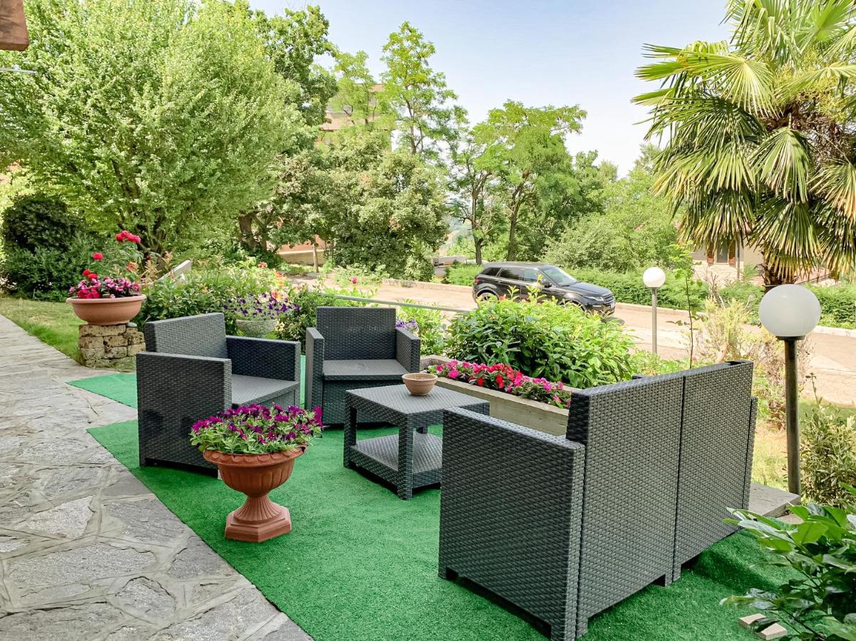 La Locanna Hotel Serramazzoni Ngoại thất bức ảnh