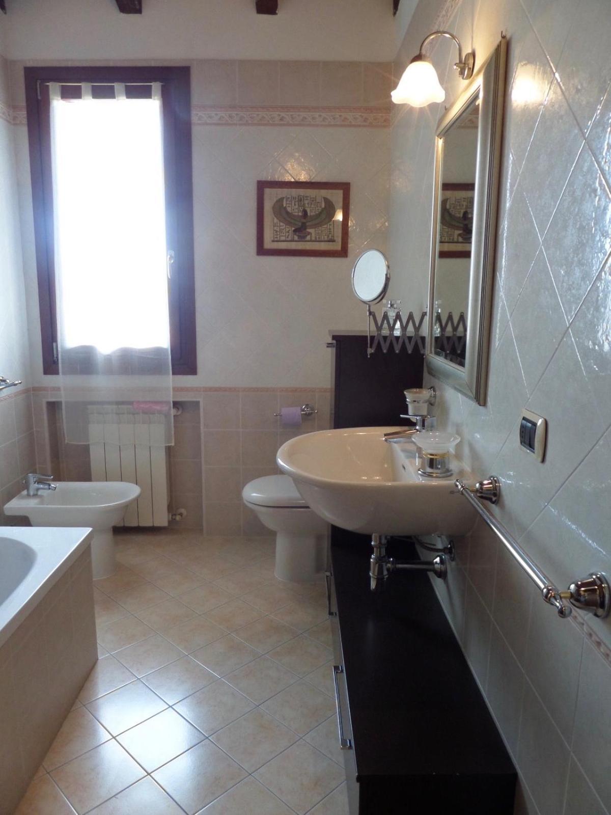 La Locanna Hotel Serramazzoni Ngoại thất bức ảnh