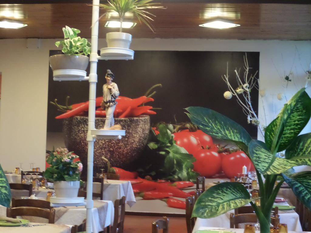 La Locanna Hotel Serramazzoni Ngoại thất bức ảnh